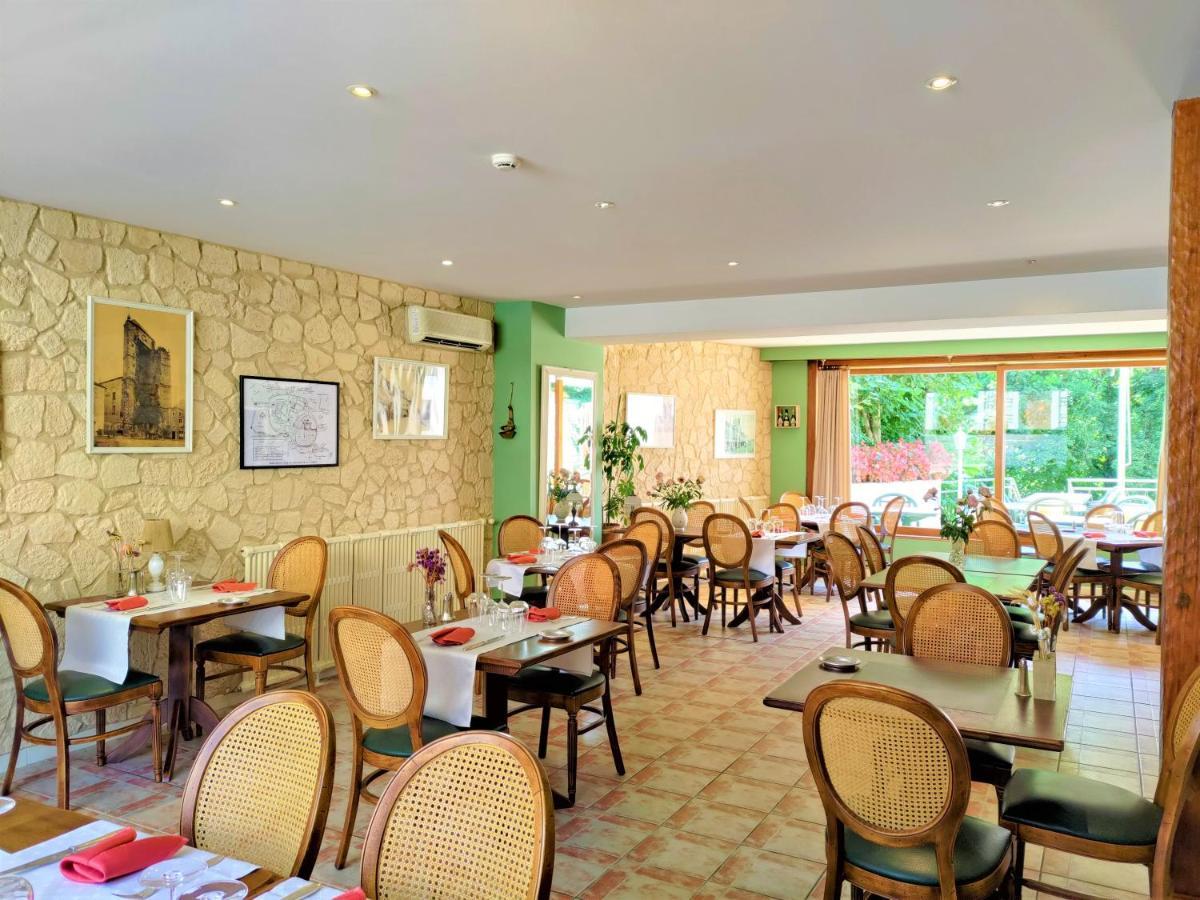 Les Ambassadeurs Logis Hotels Et Restaurant Суяк Екстер'єр фото
